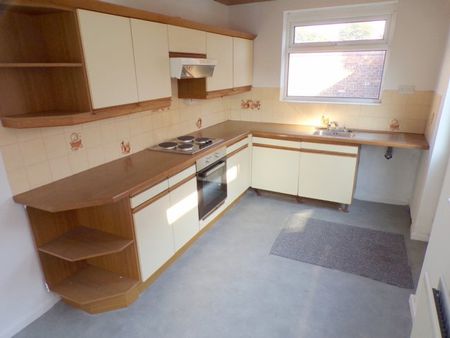 Firs Avenue, Bebington - Photo 3