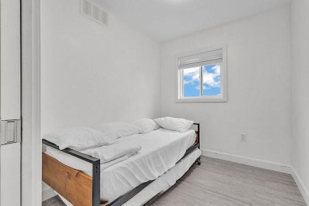 For Lease - 24 Trillium Avenue, Hamilton, Ontario - Photo 5