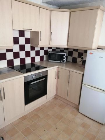 2 bedroom flat to rent - Photo 5