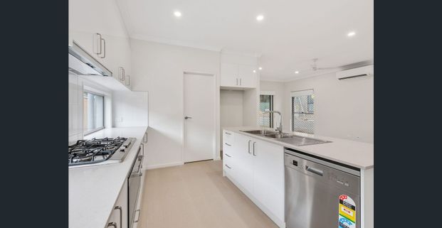 Stylish 5-Bedroom Home in Heathwood - Photo 1