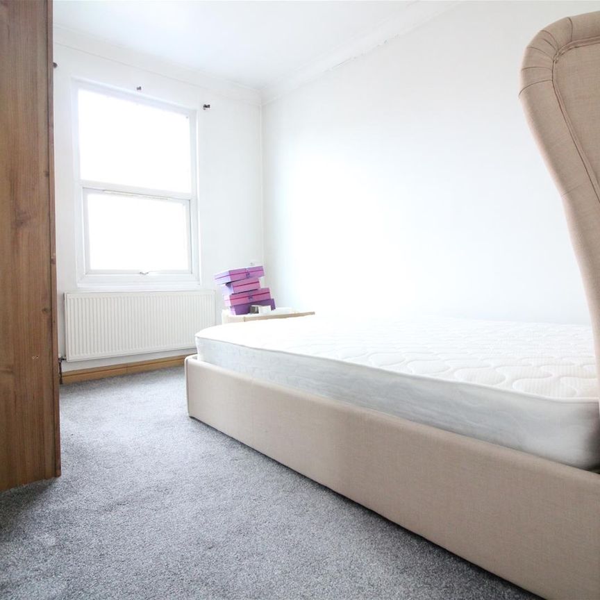 Lower Boston Road, London - Photo 1