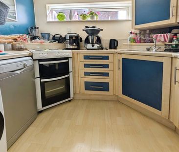 Richmond Road, SO15 - Photo 2