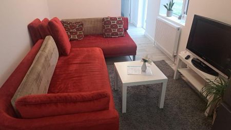 Flat to rent - Photo 3