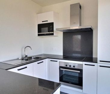 Appartement te huur in Ukkel voor € 1.380 met 2 slaapkamers - Foto 4