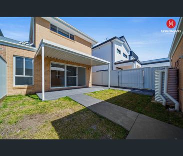 35 Southern Cross Drive, Middleton Grange, NSW 2171 - Photo 4
