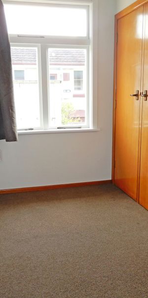 NORTH END BEDSIT - Photo 1