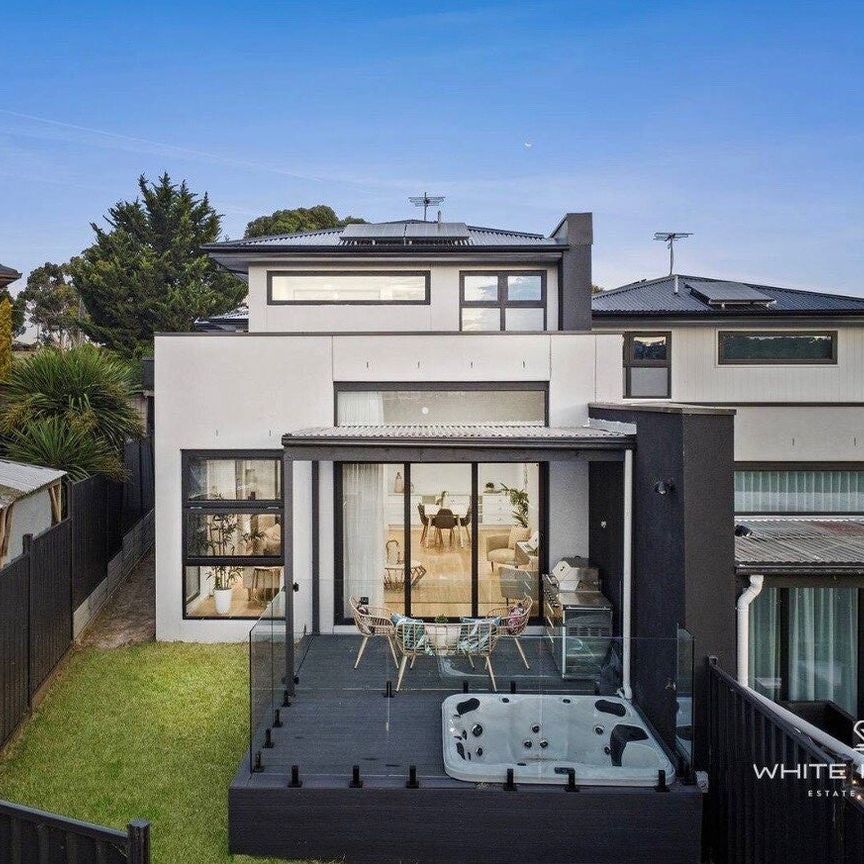 Avondale Heights - Photo 1