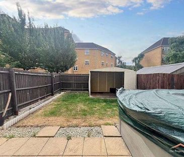 De Havilland Road, Edgware, HA8 - Photo 4