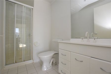 165/79 Whiteman Street - Photo 4