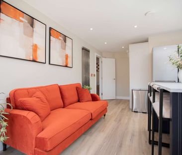 Allaway Avenue Room 3 - Photo 2