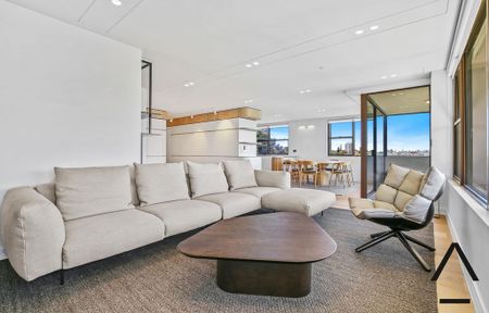 Iconic Views Meet Designer Living in Darling Point - Fully Furnished - Photo 2