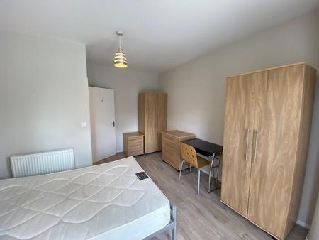 4 bedroom private hall to rent - Photo 4