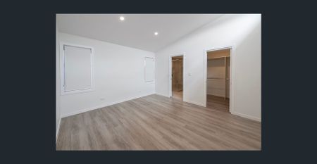 Stunning Fully Renovated Family Home in Prime South Penrith Location - Photo 2