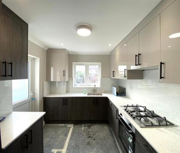 5 bedroom semi-detached house to rent - Photo 6