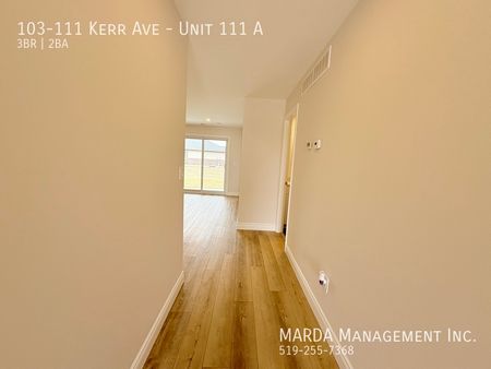SPACIOUS 3-BEDROOM/2-BATH MAIN FLOOR UNIT WITH GARAGE+HYDRO&GAS - Photo 4