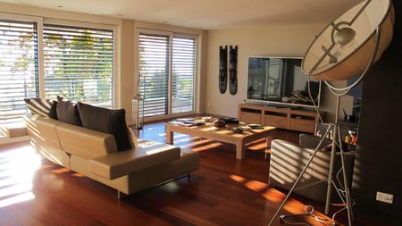 SPLENDIDE APPARTEMENT DE 4 PIECES AVEC VUE PANORAMIQUE A LUTRY - Photo 3