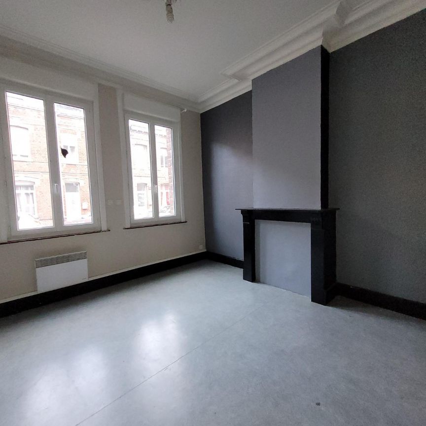Location Appartement 1 pièce 46m² VALENCIENNES 59300 - Photo 1