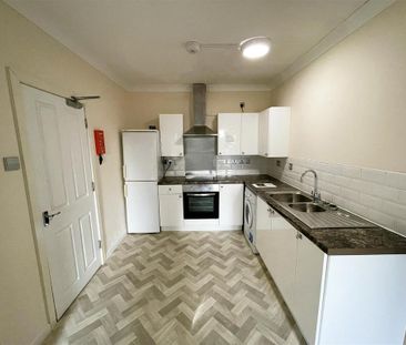 3 bedroom apartment to rent - Photo 6