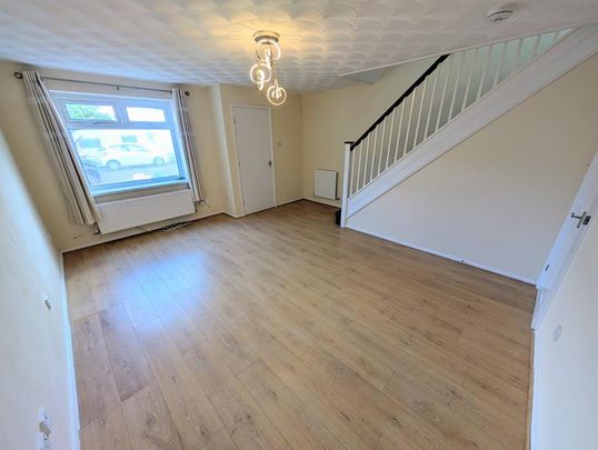 3 bedroom end of terrace house to rent - Photo 1