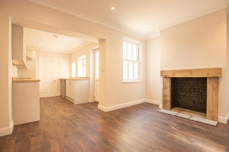 2 bedroom terraced house to rent - Photo 2