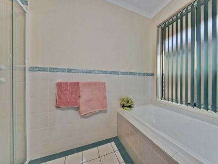 GREAT LOCATION, GREAT HOME! - Photo 5