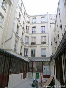 Logement à Paris, Location meublée - Photo 1