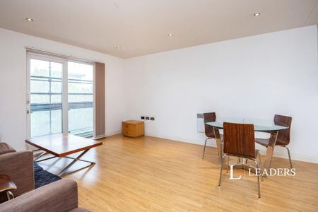2 bedroom flat to rent - Photo 5