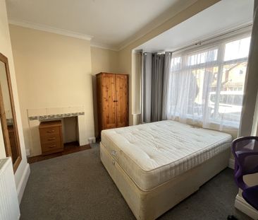 5 bed house to rent in Cardigan Road, BH9 - Photo 3