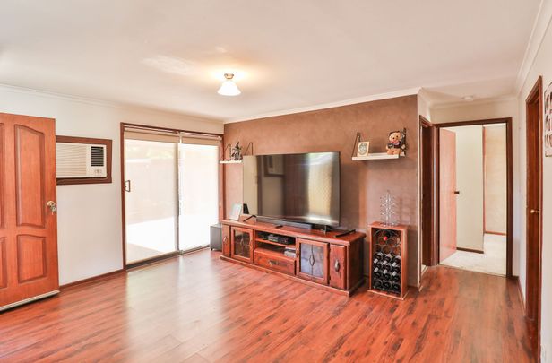 Neat 2 Bedroom Unit - Photo 1