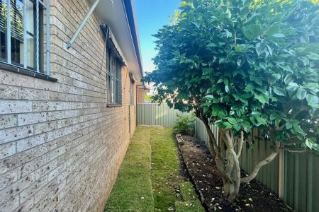 Modern 3 Bedroom Villa – Freshly Updated & Move-In Ready - Photo 3