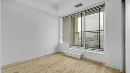 405 Dundas Street W #405 - Photo 2