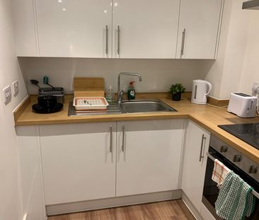 1 Bed Flat, Manchester, M5 - Photo 6