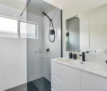 RARE TRIPLEX IN A GREAT LOCATION - Photo 4