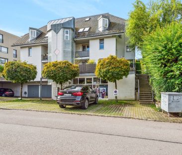 Helle Maisonette-Wohnung mit Cheminée und grosszügiger Raumaufteilung - Foto 3