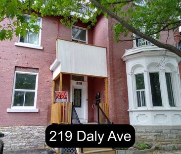 3 Bedroom Sandy Hill Apartment for Rent (219 Daly Ave) - Photo 4