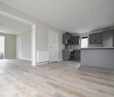 3 bedroom detached house to rent - Photo 2