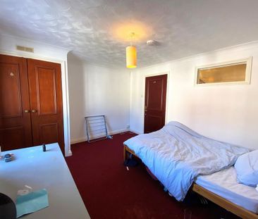 5 bedroom terraced house to rent - Photo 5