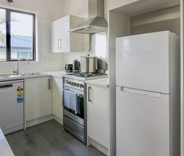 Family Home in Levin! - Photo 4