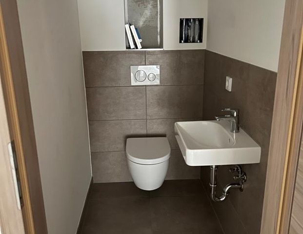 Großzügige 4- Raumwohnung am Dresdner Stadtrand mit 2 Terrassen zu vermieten! - Photo 1