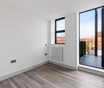 Athena House, High Street, RH6 - Photo 5