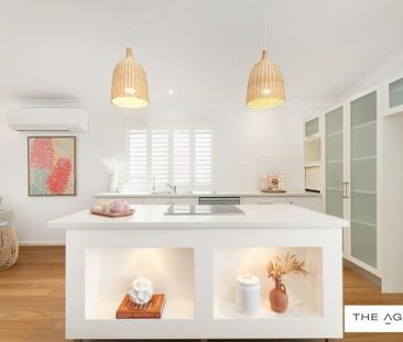 4 Bedroom Coastal Living at Its Best! - Photo 5