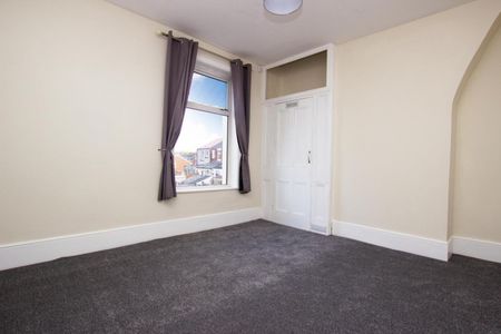 2 bedroom House To Let - Photo 2