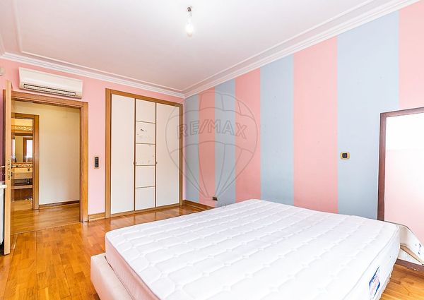 Apartamento T5 em Lisboa