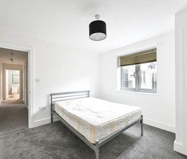 2 Bed Flat, Robinson Road, SW17 - Photo 3