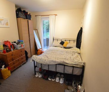 4 bedroom semi-detached house to rent - Photo 6