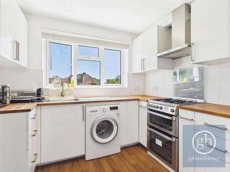 Cedar Avenue, Ruislip, HA4 - Photo 4