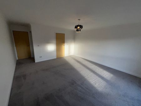 Whitehill Court, Glasgow, G31 2BA - Photo 2