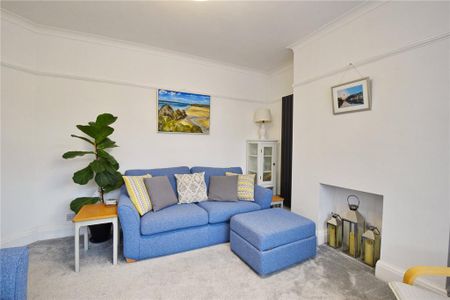 4 bedroom semi-detached house to rent - Photo 3