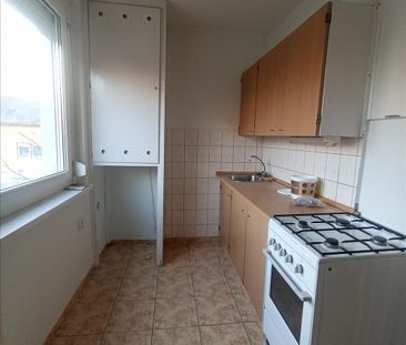 Kiadó felújított panel lakás - Székesfehérvár - Photo 2
