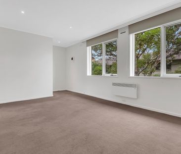 10/32 Albion Street, Box Hill VIC 3128 - Photo 3